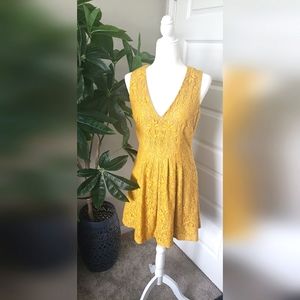 Vince Camuto Yellow Gold Lace Dress